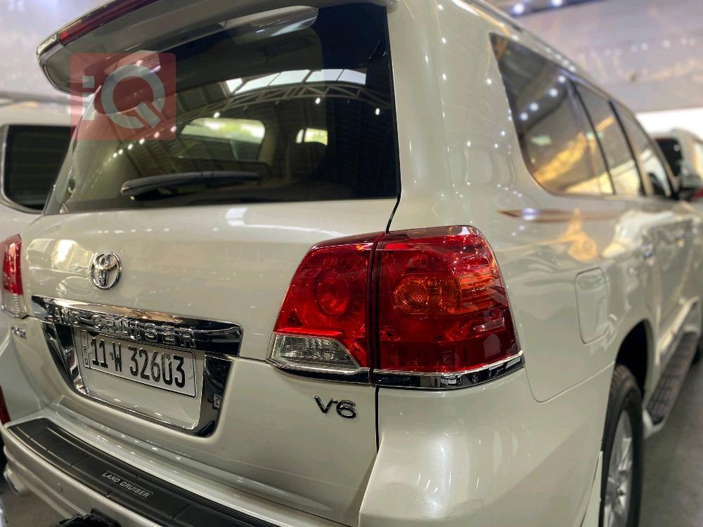 تويوتا لاندكروزر